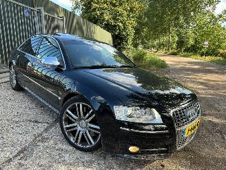 Audi S8  picture 5