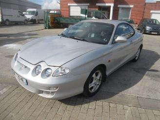 krockskadad bil auto Hyundai Coupé  2001/7