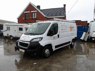 krockskadad bil bedrijf Peugeot Boxer L2H1 2021/4