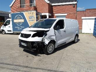 krockskadad bil bedrijf Peugeot Expert  2022/11