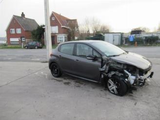 Peugeot 208  picture 4