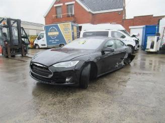 krockskadad bil auto Tesla Model S TYPE 85 2013/12