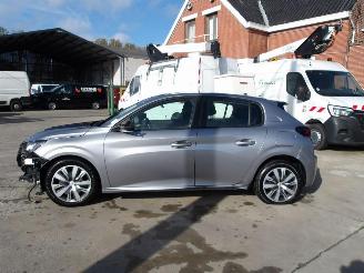 Peugeot 208  picture 8