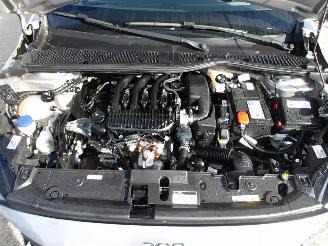Peugeot 208  picture 14