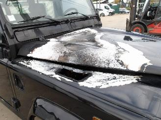 Land Rover Defender 110 picture 13