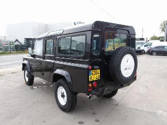 Land Rover Defender 110 picture 8