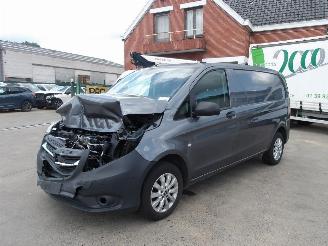 krockskadad bil bedrijf Mercedes Vito 114 CDI 2019/2