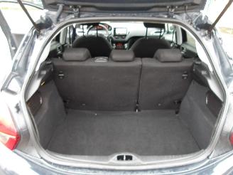 Peugeot 208 1.2 PURE TECH picture 14