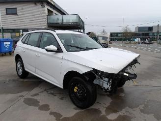 krockskadad bil auto Skoda Kamiq  2024/12