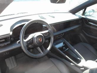 Porsche Macan 4 TYPE 95B picture 11