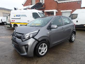 krockskadad bil auto Kia Picanto  2021/8
