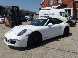 damaged passenger cars Porsche 911 GTS 2016/1