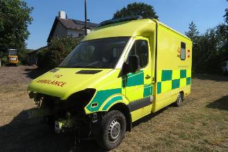 krockskadad bil bedrijf Mercedes Sprinter 318 CDI V6 EX AMBULANCE KOFFER OPBOUW 2009/5