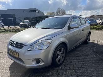 škoda osobní automobily Kia Cee d PRO CEED 1.4 CVVT FIFTEEN AIRCO 2009/1