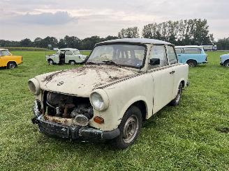 krockskadad bil auto Trabant P 601 OPKNAPPER / RESTAURATIE PROJECT 1986/8