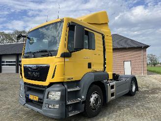 Vaurioauto  trucks MAN TGS 18.400 TREKKER EURO 6 AIRCO 2013/12