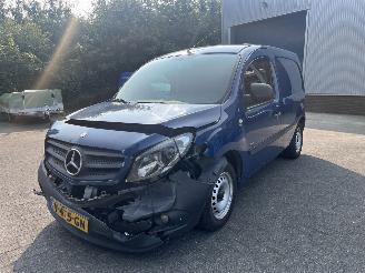 krockskadad bil bedrijf Mercedes Citan 108 CDI BlueEFFICIENCY 2017/6