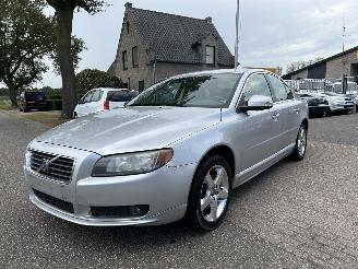 krockskadad bil auto Volvo S-80 2.4 D5 SEDAN AUTOMAAT 2008/9