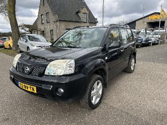 krockskadad bil auto Nissan X-Trail 2.5 Sport Outdoor 4WD 4X4 AIRCO BENZINE AUTOMAAT 2005/9