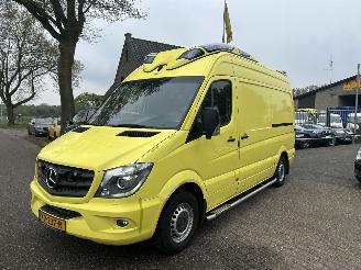 krockskadad bil auto Mercedes Sprinter 319 CDI 3.0 V6 ex ambulance 2016/10