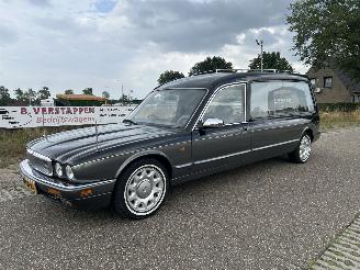 Avarii autoturisme Daimler Sovereign XJ 4.0I X3000 HEARSE / LIJKWAGEN / BEGRAFENISAUTO / UITVAARTAUTO 1997/8