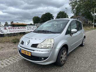 krockskadad bil auto Renault Modus 1.2 16V Authentique 2008/3