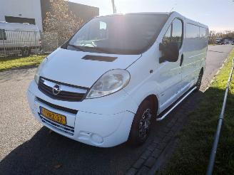 krockskadad bil bedrijf Opel Vivaro 2.0 CDTI 84KW L2/H1 AIRCO 2011/11