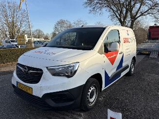 damaged commercial vehicles Opel Combo 1.5D L1H1 Edition airco 2021/2