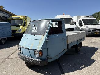 skadebil brommobiel Piaggio  VESPA APECAR P2 VOOR DECORATIE 1979/1