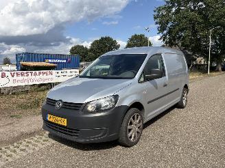 uszkodzony samochody ciężarowe Volkswagen Caddy maxi 1.6 TDI MAXI AIRCO 2013/3