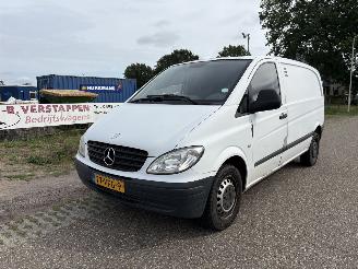 krockskadad bil bedrijf Mercedes Vito 109 CDI GESLOTEN BESTEL 2007/2