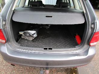 Volkswagen Golf 1.6 TDI Navi Clima picture 16