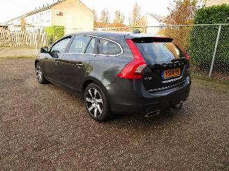 Volvo V-60 2.4 D6 AWD Camera Navi Leder Schadevrij picture 2