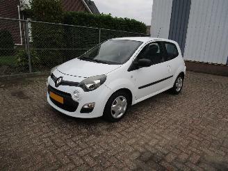 krockskadad bil auto Renault Twingo Airco Radio/CD 2013/10