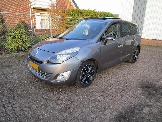 uszkodzony samochody osobowe Renault Grand-scenic 1.4 TCE Bose Navi Camera 6-Bak 2012/3