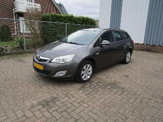 skadebil auto Opel Astra 1.4 Airco Radio/CD 2011/1