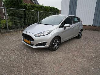 Damaged car Ford Fiesta 1.25 Airco Radio/CD 5-Drs 2016/3
