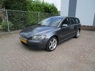 damaged passenger cars Volvo V-50 2.4 Automaat Clima 2005/9