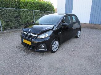 Damaged car Peugeot 108 Airco Radio/CD 5-Drs 2016/2