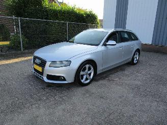 uszkodzony samochody osobowe Audi A4 2.0 TDI Navi Schadevrij 6-Bak 2012/3