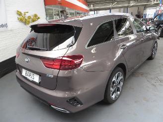 Schadeauto Kia Ceed 1.6gdi hybrid automaat 2020/12