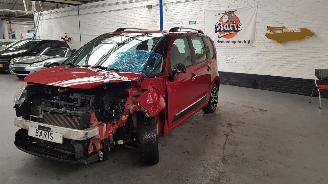 damaged passenger cars Citroën C3 picasso 1.6 VTI Exclusive 2014/1