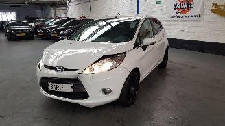 Schadeauto Ford Fiesta 1.4 16V  BENZ 1.388CC 71KW 97PK 2010/8
