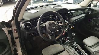 Mini One 1.5 12V ONE  2DRS BENZ 1.499CC 75KW 102PK picture 10