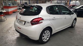 Peugeot 208 1.2 PureTech Active picture 4