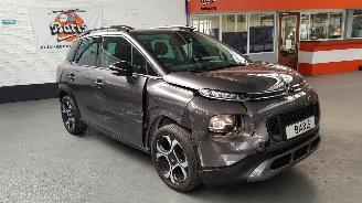 Vaurioauto  passenger cars Citroën C3 Aircross 1.2 E-THP PURETECH 130 SUV  BENZ 1.199CC 96KW 131PK 2020/11