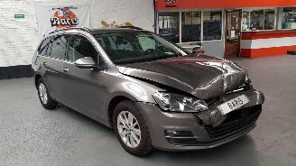 Schadeauto Volkswagen Golf 1.2 TSI 16V COMBI  BENZ 1.197CC 63KW 86PK 2015/8