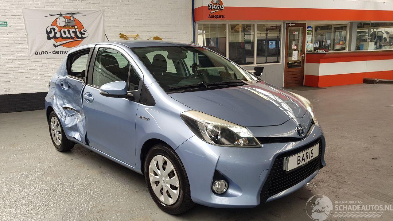 Toyota Yaris 1.5 16V HYBRID AUT  ELEKTRISCH-BENZ 1.497CC 74KW 101PK
