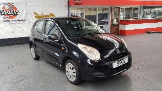 Auto incidentate Suzuki Alto 1.0 12V  4 DRS BENZ 996 CC 50 KW 68 PK 2014/2