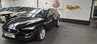 damaged passenger cars Seat Leon Leon Sportstourer 2.0 TDI Style Business Intense 2022/2